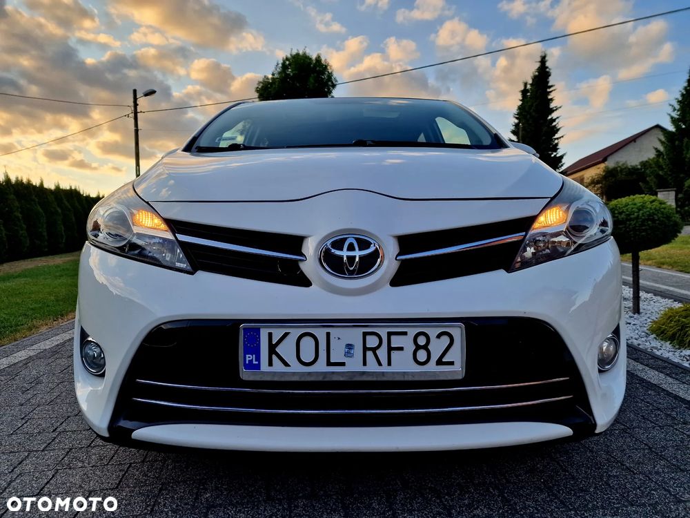 Toyota Verso 1.6 Premium - 25