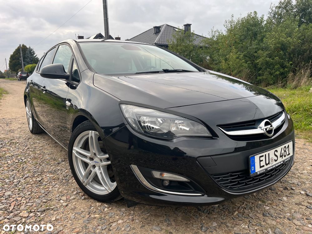 Opel Astra 1.6 Turbo 150 Jahre - 12