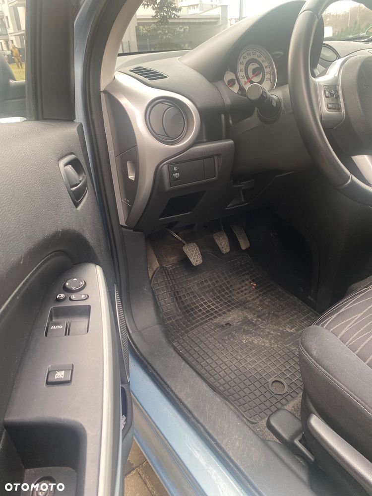 Mazda 2 - 9