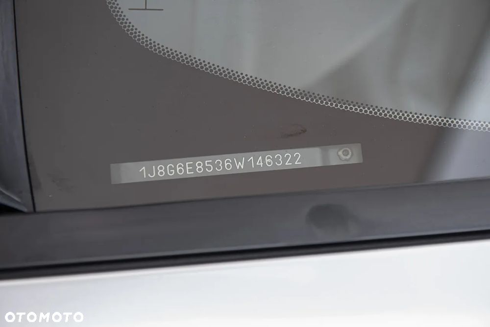 Jeep Cherokee 2.8 CRD Limited - 31
