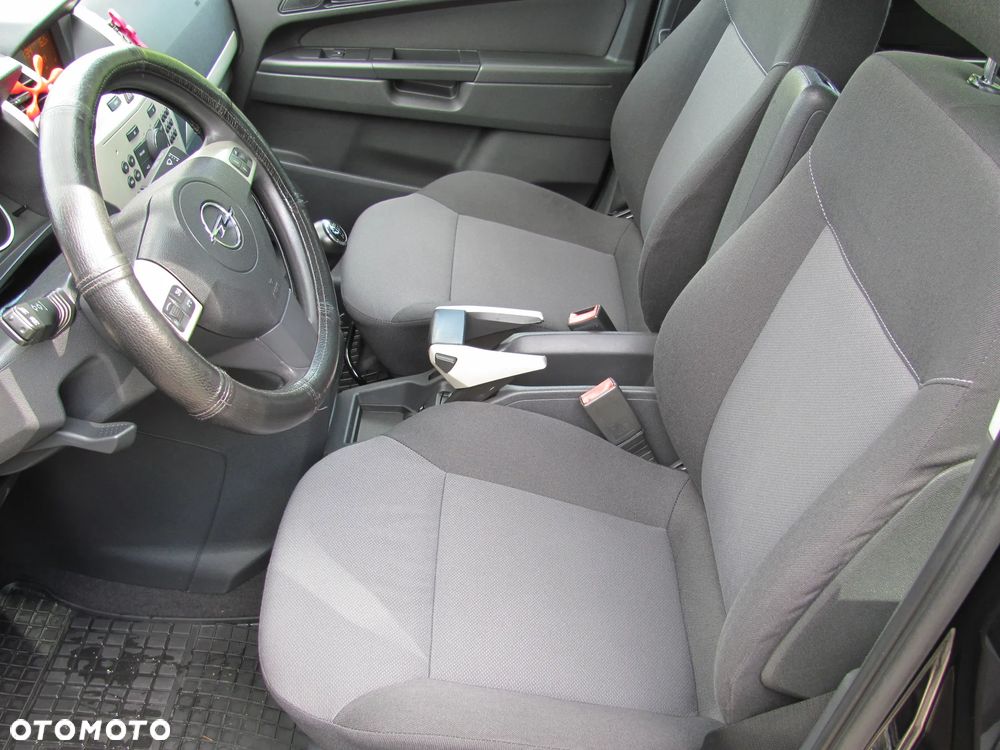 Opel Zafira - 25