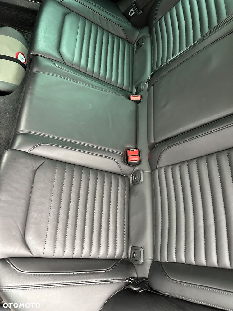 Volkswagen Passat Variant 2.0 TDI BMT 4Mot Highline - 19