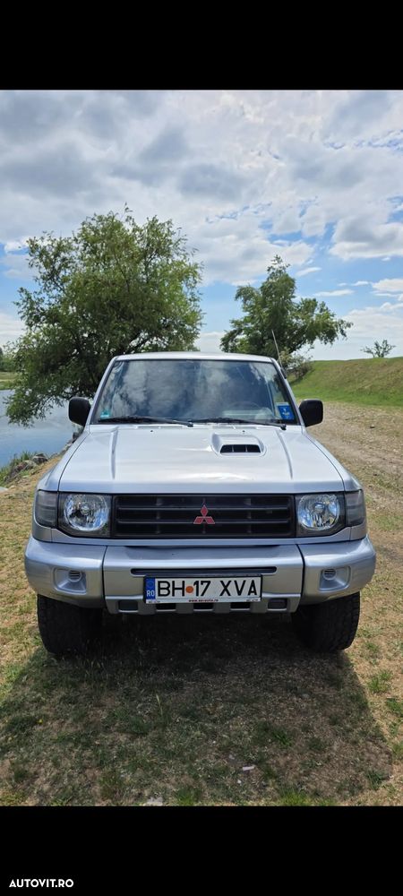 Mitsubishi Pajero - 2