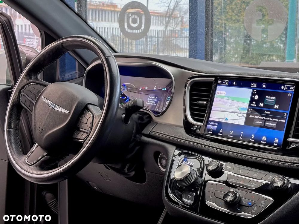 Chrysler Pacifica - 17