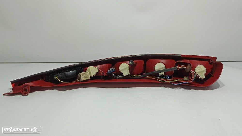 FAROLIM TRASEIRO ESQUERDO CITROEN C8 2.0 HDI SX - 5