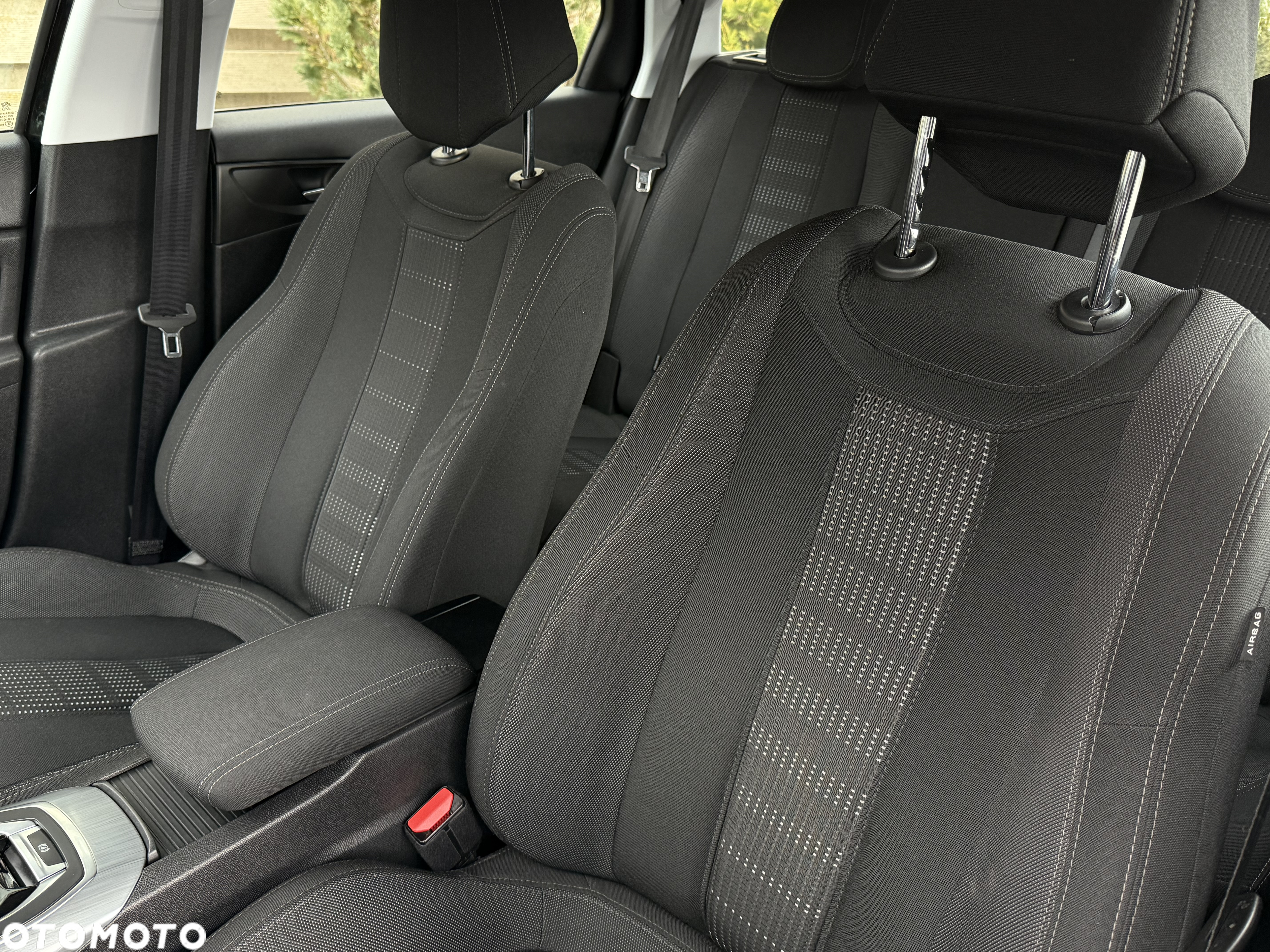 Peugeot 308 SW 1.2 PureTech Allure S&S - 6