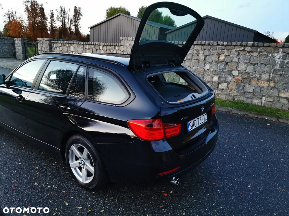 BMW Seria 3 320d Touring xDrive - 17