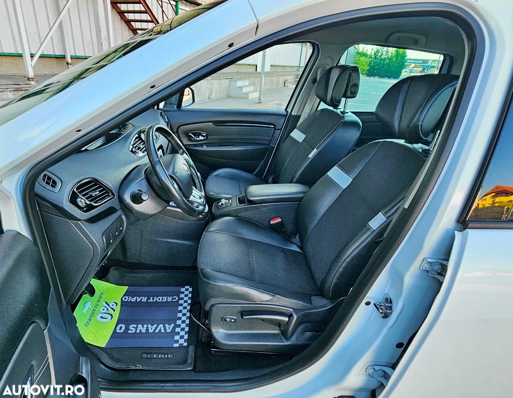 Renault Grand Scenic - 8