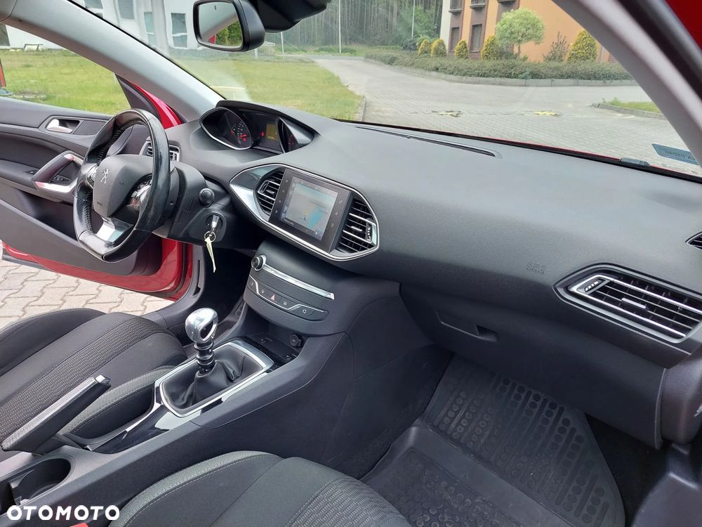 Peugeot 308 1.2 PureTech Style S&S - 26