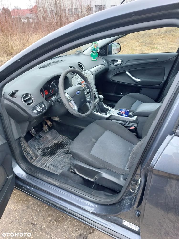 Ford Mondeo 1.8 TDCi Trend - 17