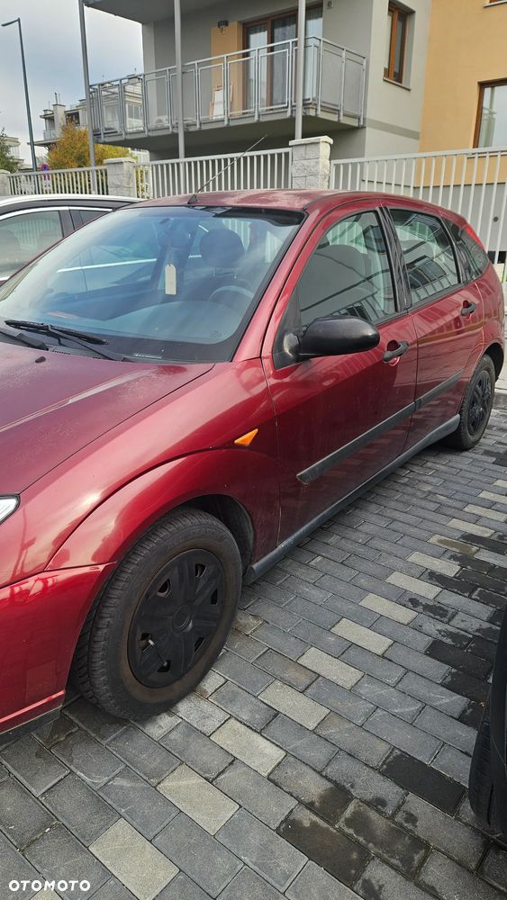 Ford Focus 1.6 Ambiente - 4