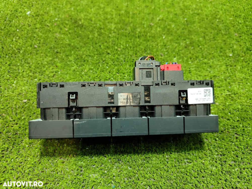 PANOU BUTOANE BLOCARE USI SKODA OCTAVIA 3 SEDAN 1.6 DIESEL 2015 COD OEM 5E2927238B / 2013-2016 - 5