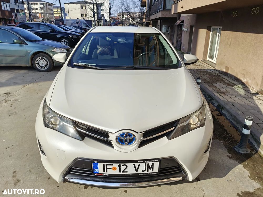 Toyota Auris 1.8 L VVT-i Sol+ - 1