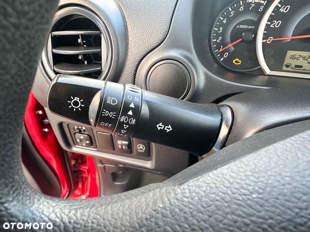 Mitsubishi Space Star - 12