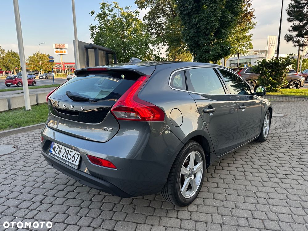 Volvo V40 D2 Momentum - 2