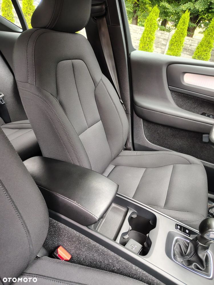 Volvo XC 40 - 30
