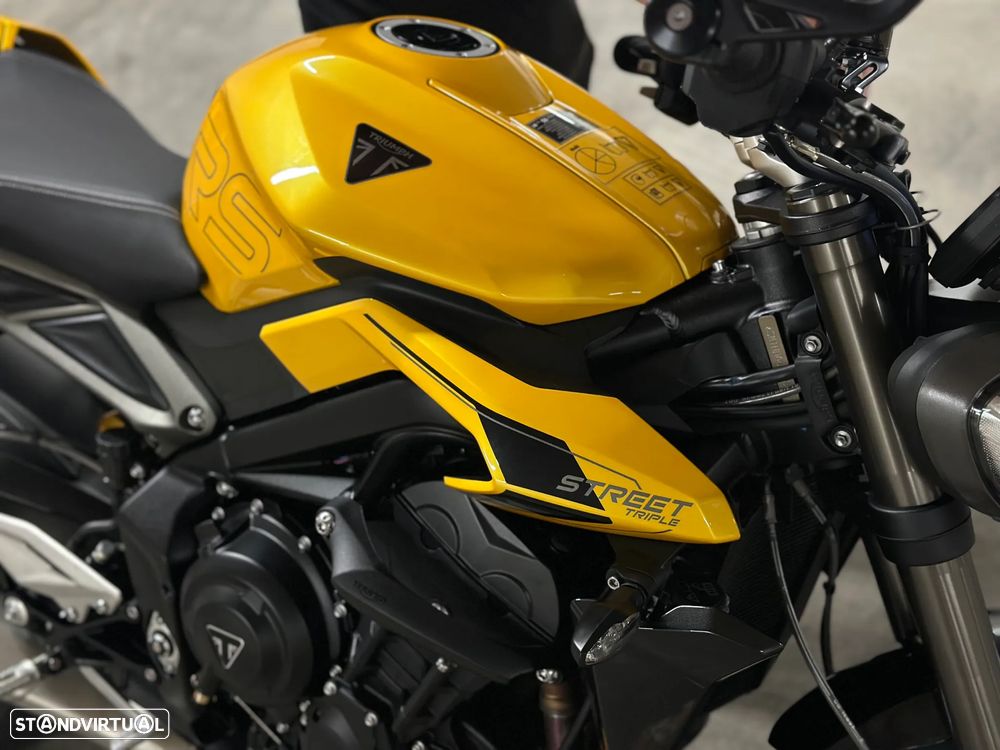 Triumph Street Triple RS - 9