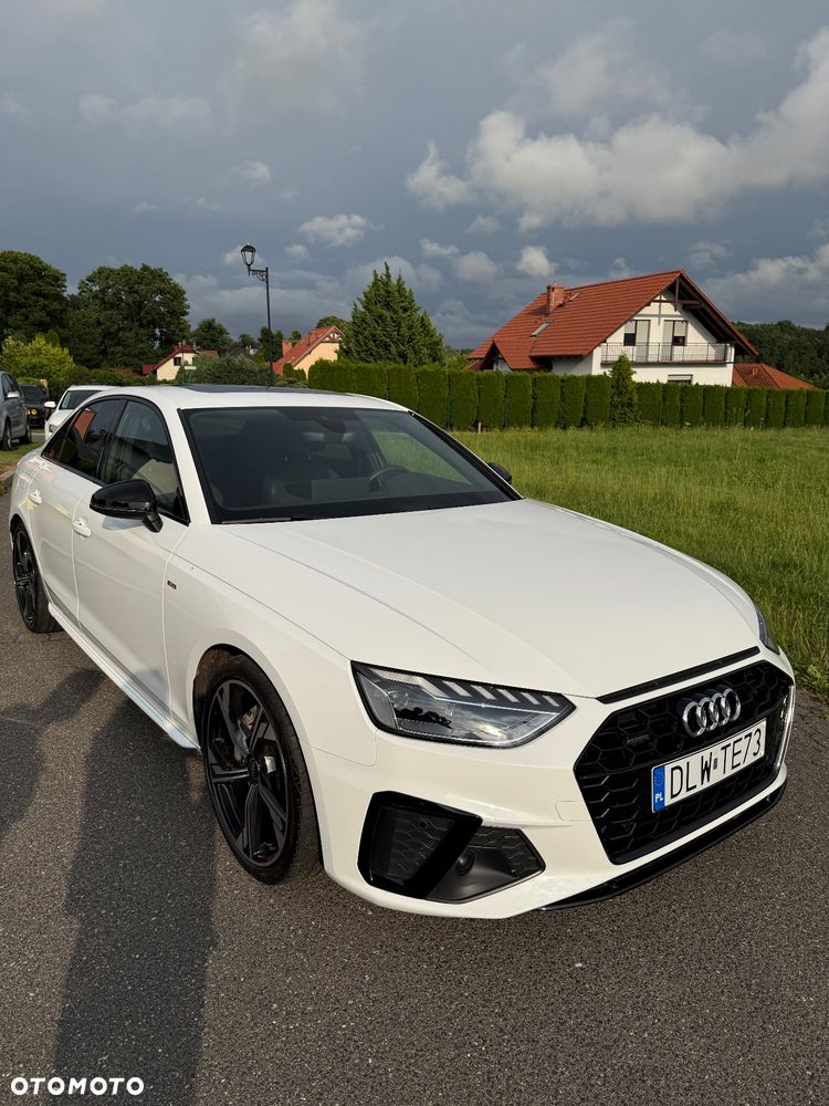 Audi A4 Limousine - 1