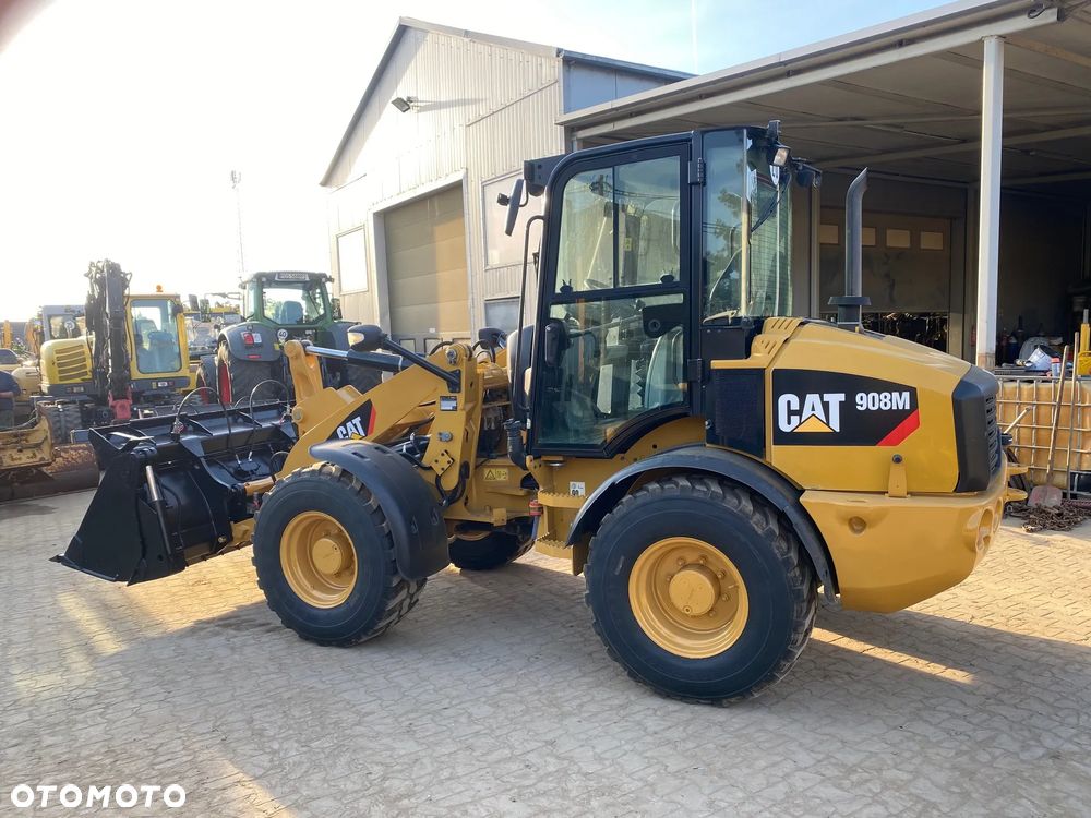 Caterpillar CAT 908M, 2017 ROK, 3900 MTH, ŁYŻKA OTWIERANA + WIDŁY, z NIEMIEC, - 3