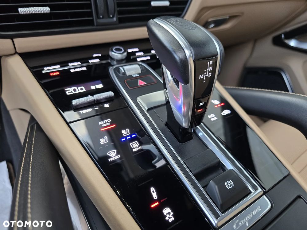 Porsche Cayenne Turbo Tiptronic S - 33