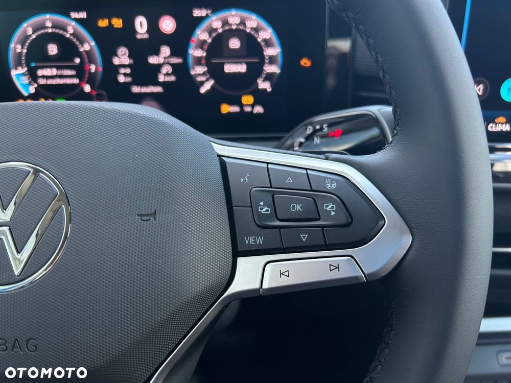 Volkswagen T-Roc - 16