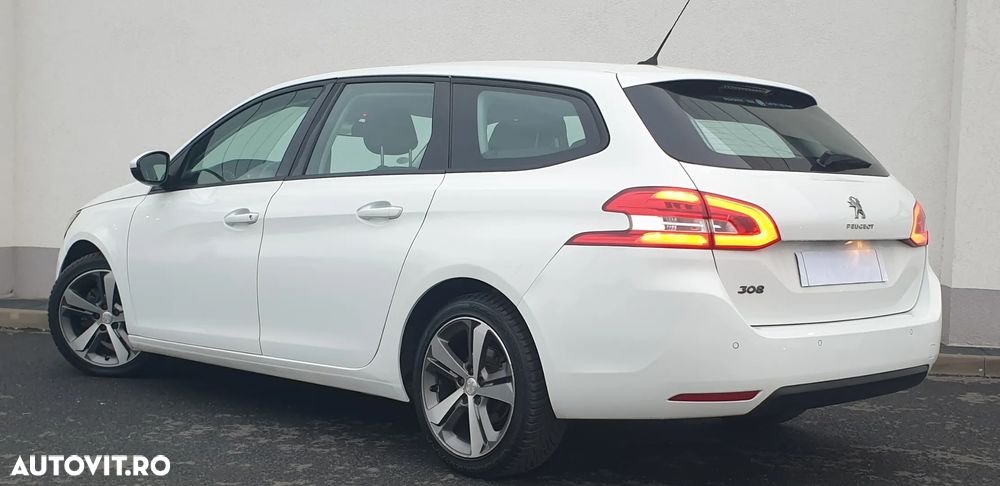 Peugeot 308 1.6 e-HDI FAP STT Allure - 3