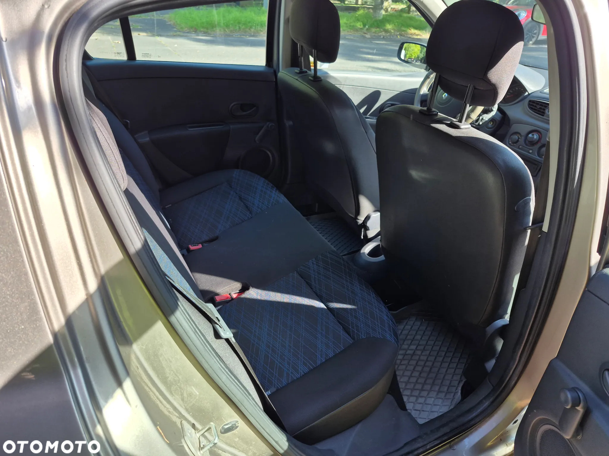 Renault Clio 1.5 dCi Authentique - 12