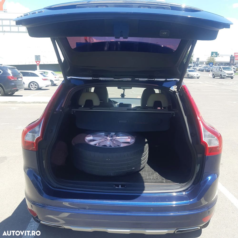 Volvo XC 60 D5 AWD Geartronic Ocean Race - 34