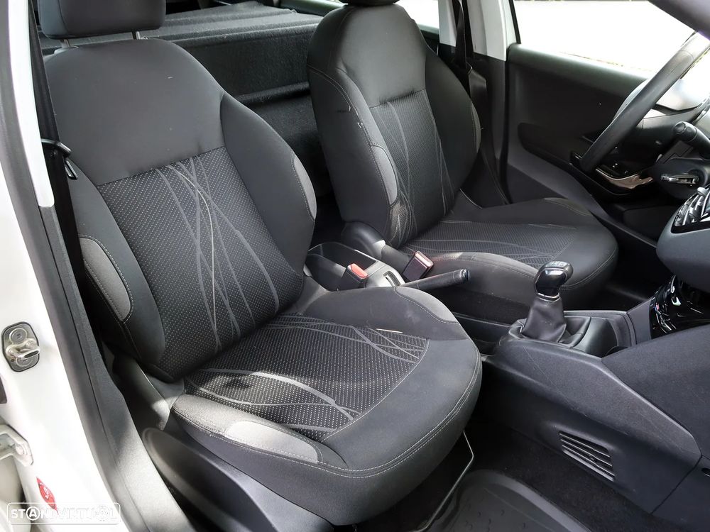 Peugeot 208 1.4 HDI Business - 11