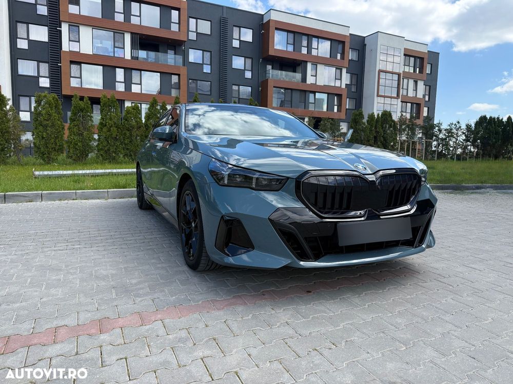 BMW Seria 5 520i AT MHEV - 1