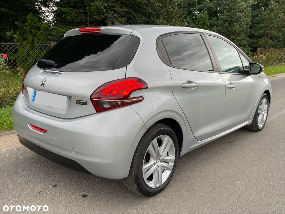 Peugeot 208 - 4