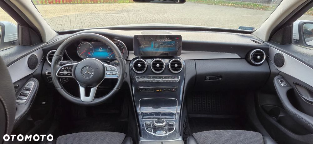 Mercedes-Benz Klasa C 180 9G-TRONIC - 11