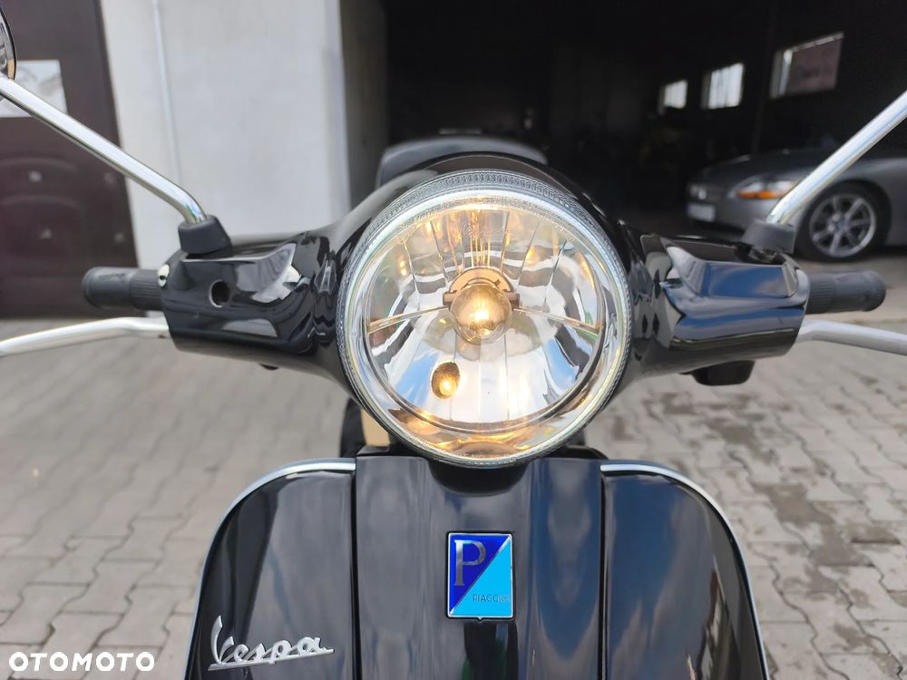 Piaggio Vespa - 25