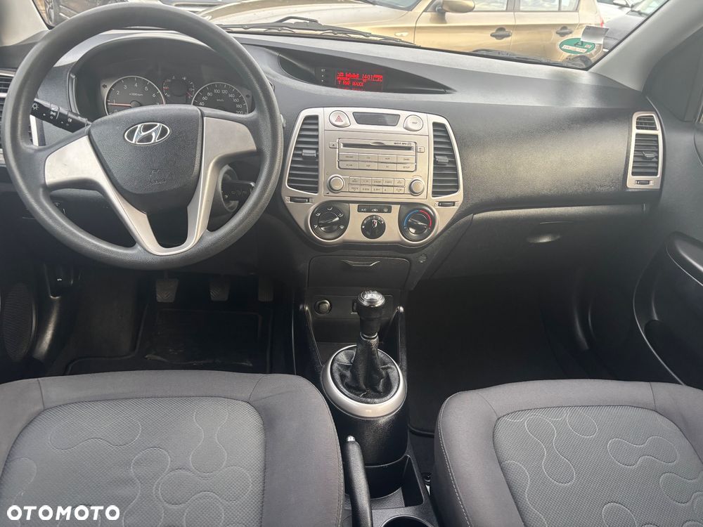 Hyundai i20 1.2 FIFA WM Edition - 14