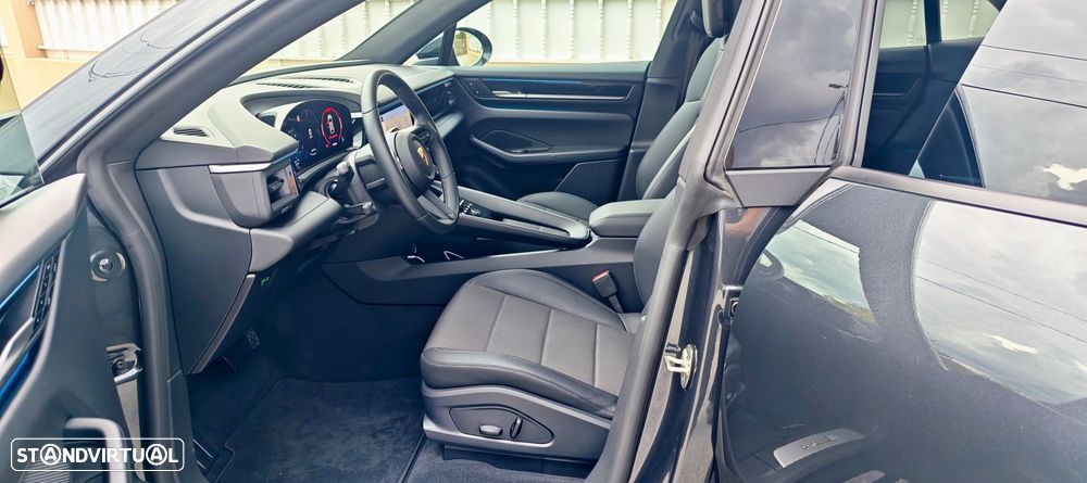 Porsche Macan Electric 4 - 14