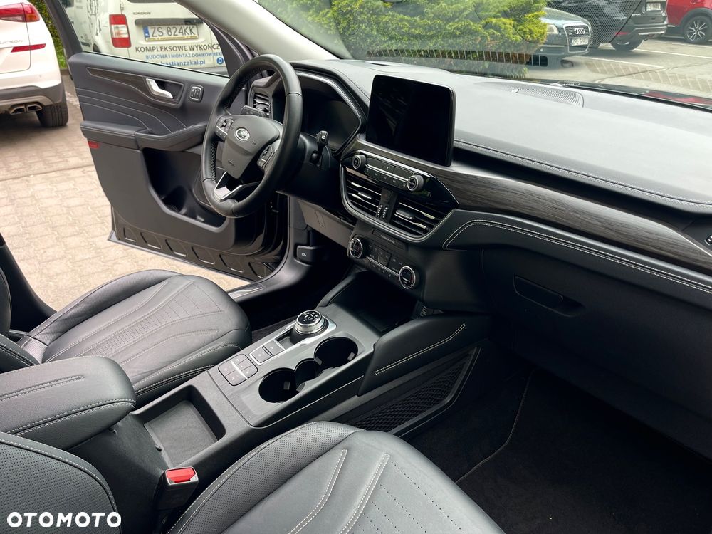 Ford Kuga - 31