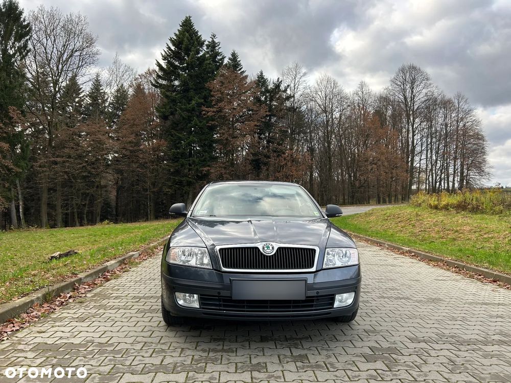 Skoda Octavia 1.6 Ambition - 9