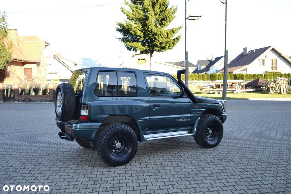 Mitsubishi Pajero - 10