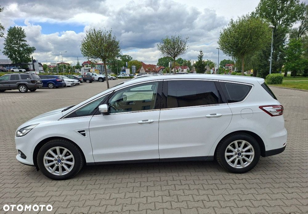 Ford S-Max - 11