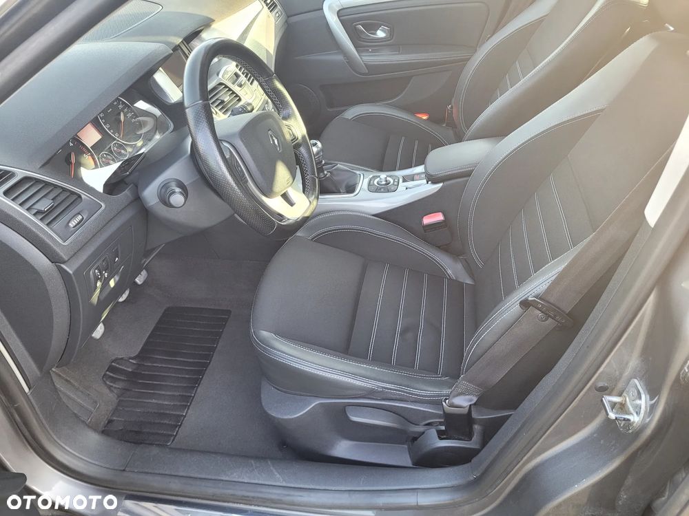 Renault Laguna dCi 110 FAP Paris Business - 9