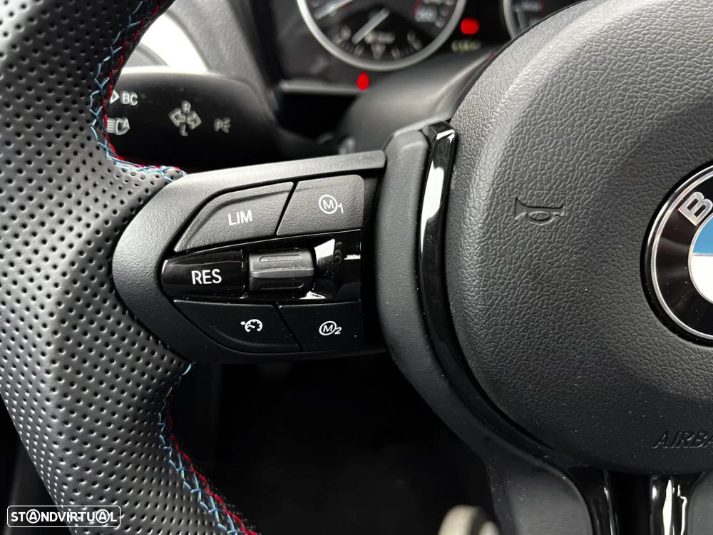 BMW 118 d Pack M - 12