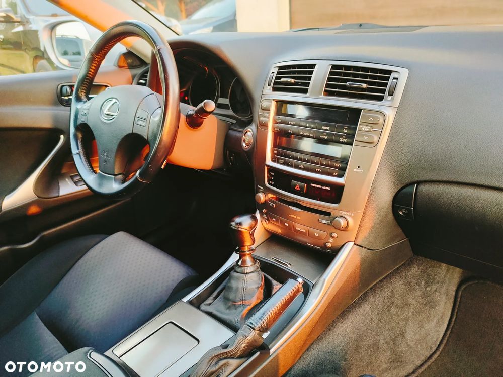 Lexus IS 250 Elegance - 19