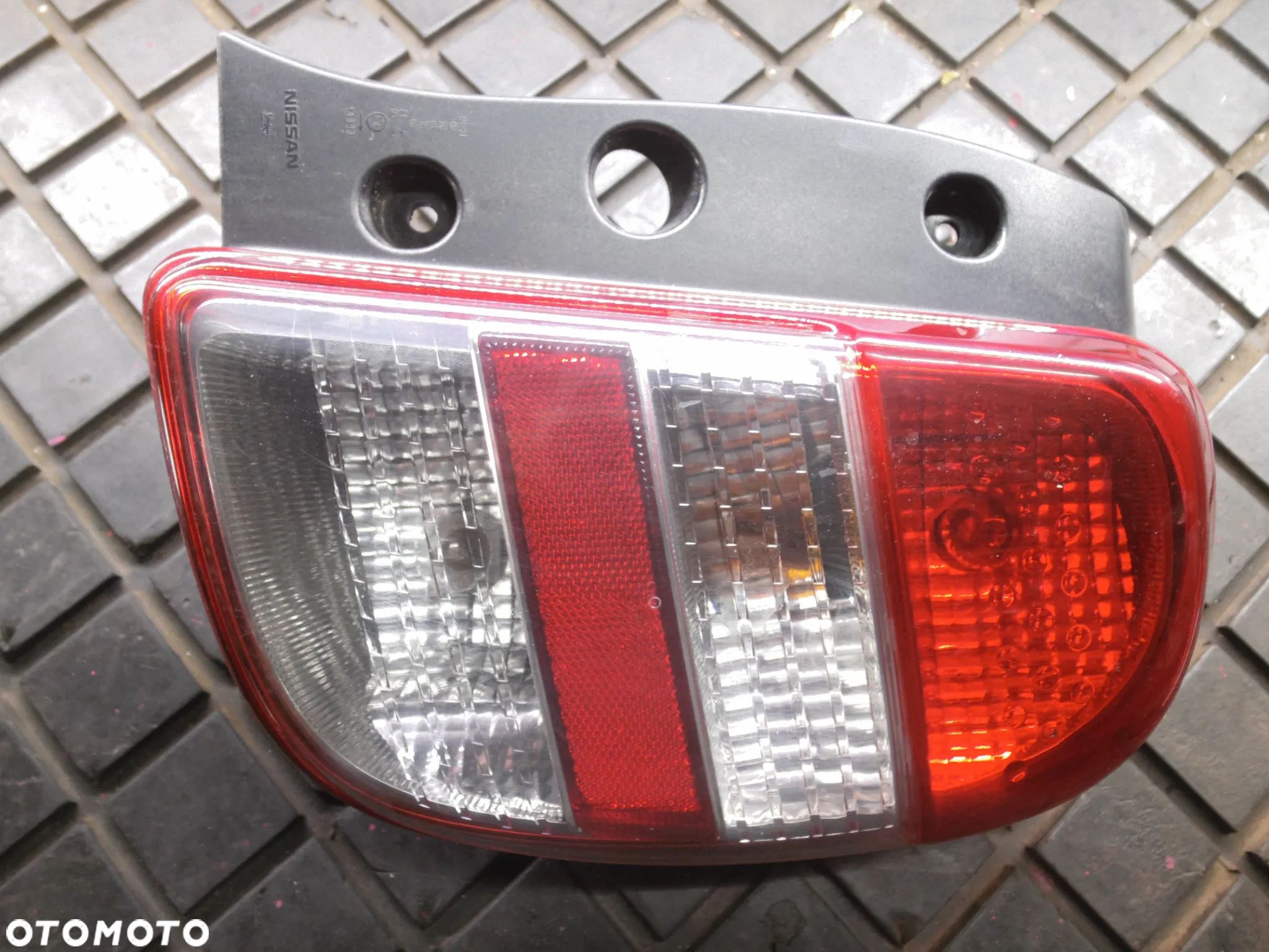 Lampa tył prawa Nissan Micra K13 10-13 EUROPA + WTYCZKA INSTALACJA - 1