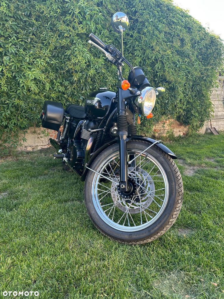 Triumph Bonneville - 3