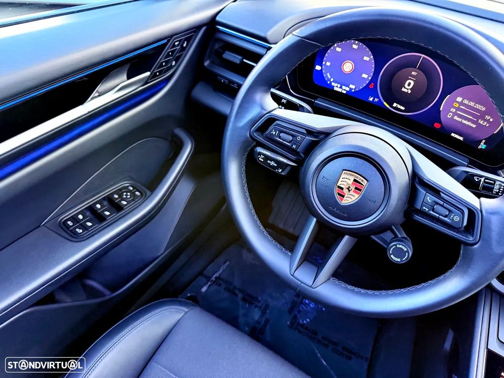 Porsche Macan Electric 4 - 16
