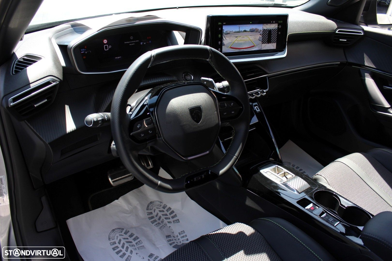 Peugeot 2008 1.2 PureTech GT EAT8 - 12