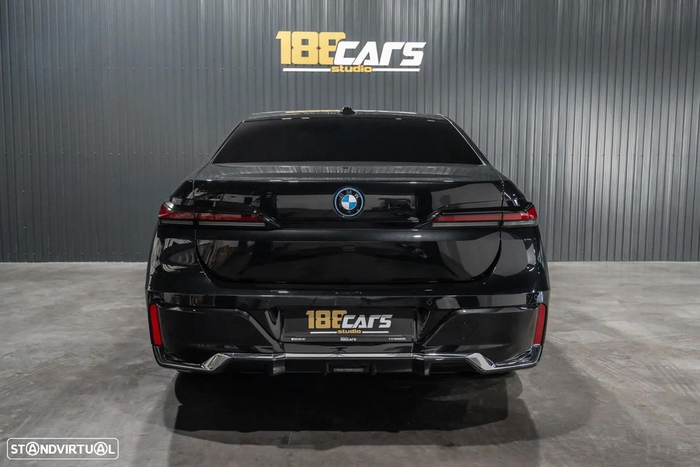 BMW 750 750e xDrive Pack Desportivo M - 54