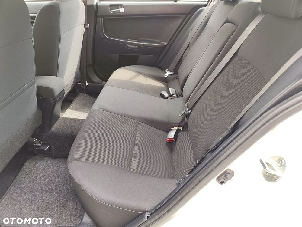 Mitsubishi Lancer Sportback 1.6 ClearTec Plus - 18
