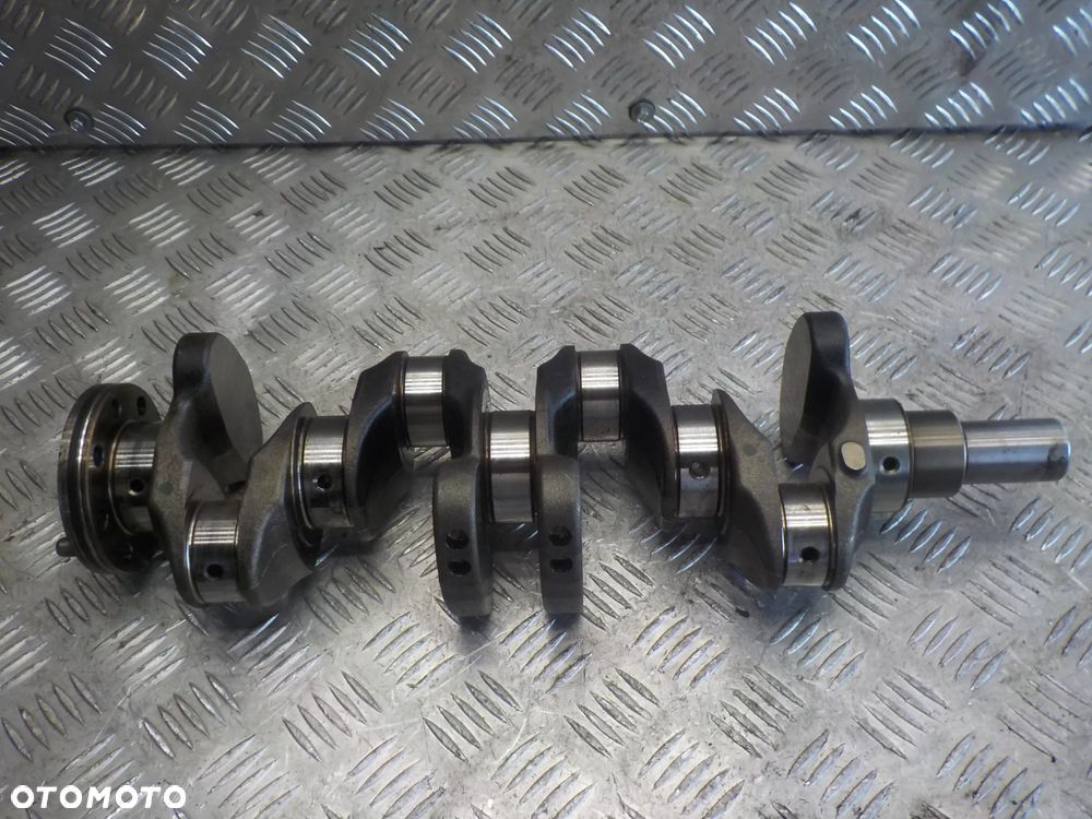 KIA CEED 1.6 CRDI WAŁ KORBOWY