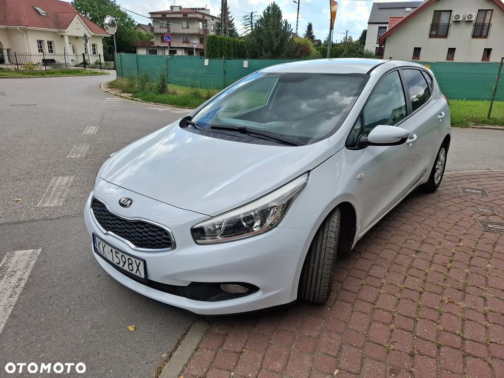 Kia Ceed - 4